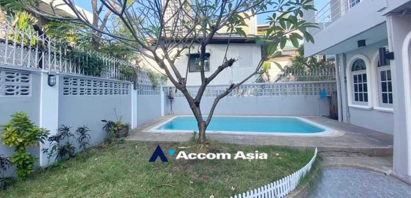 unitHome Office, Private Swimming Pool |  3 Bedrooms  House For Rent in Sukhumvit, Bangkok  near BTS Thong Lo (100041)