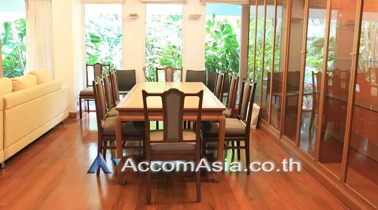 unit 3 Bedrooms  Apartment For Rent in Sathorn, Bangkok  near BTS Chong Nonsi (1413927)
