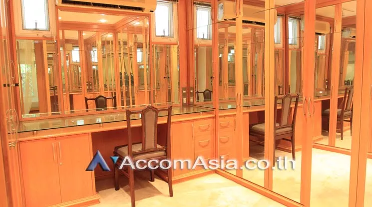 8  3 br Apartment For Rent in Sathorn ,Bangkok BTS Chong Nonsi at The Lush Greenery Residence 1413927