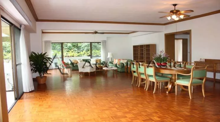 unit 3 Bedrooms  Apartment For Rent in Sathorn, Bangkok  near BTS Chong Nonsi (1413930)