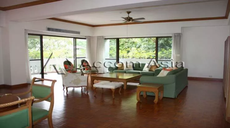 unit 3 Bedrooms  Apartment For Rent in Sathorn, Bangkok  near BTS Chong Nonsi (1413930)