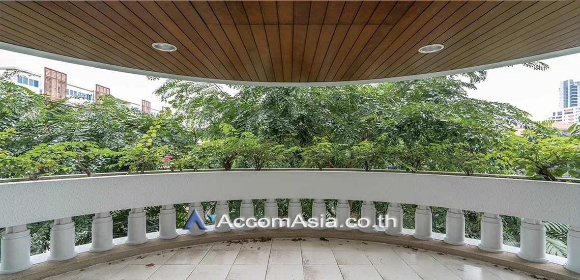 unit 3 Bedrooms  Apartment For Rent in Sathorn, Bangkok  near BTS Chong Nonsi (1413932)