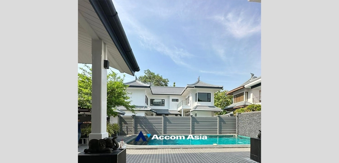 Private Swimming Pool |  4 Bedrooms  House For Rent in Sukhumvit, Bangkok  near BTS Thong Lo (1913937)