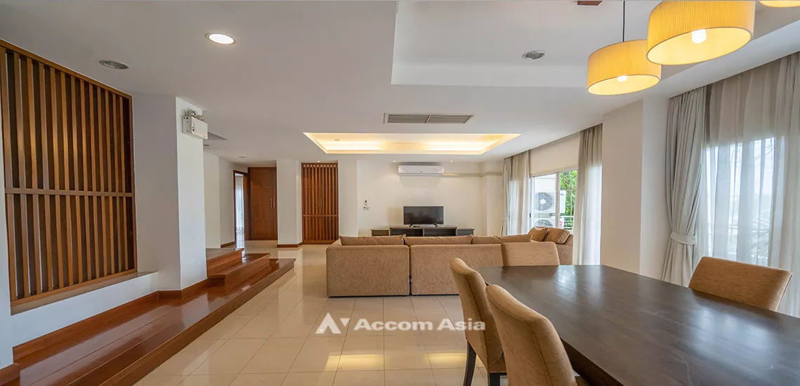 unitPet friendly |  3 Bedrooms  Apartment For Rent in Sathorn, Bangkok  near BTS Chong Nonsi (1413967)
