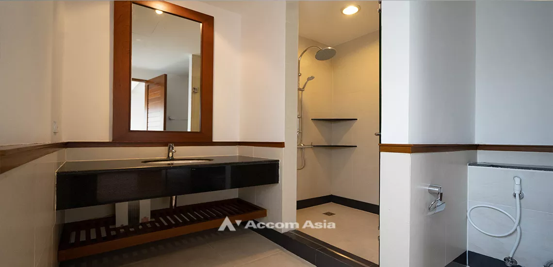 12  3 br Apartment For Rent in Sathorn ,Bangkok BTS Chong Nonsi at Quality Of Living 1413967