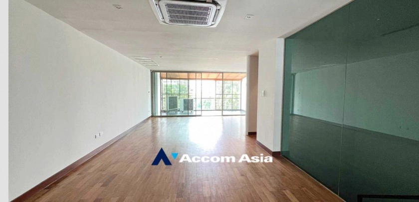 unitHome Office |  3 Bedrooms  House For Rent & Sale in Sukhumvit, Bangkok  near BTS Phrom Phong (110096)