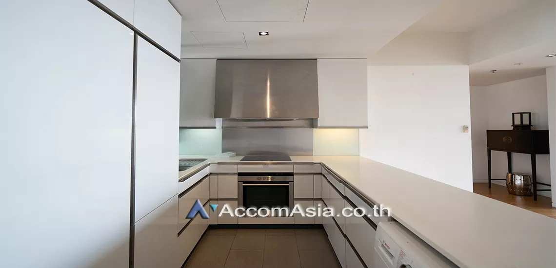  2 Bedrooms  Condominium For Rent in Sathorn, Bangkok  near BTS Chong Nonsi - MRT Lumphini (1514013)