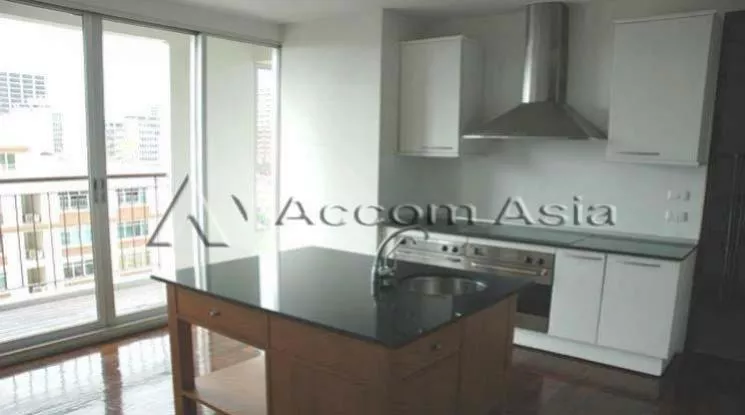 5  4 br Apartment For Rent in Silom ,Bangkok BTS Surasak at A Unique design and Terrace 1414023
