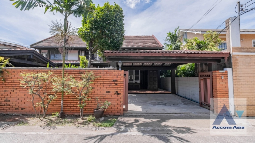 4  3 br House for rent and sale in Sukhumvit ,Bangkok BTS Phra khanong 2314026