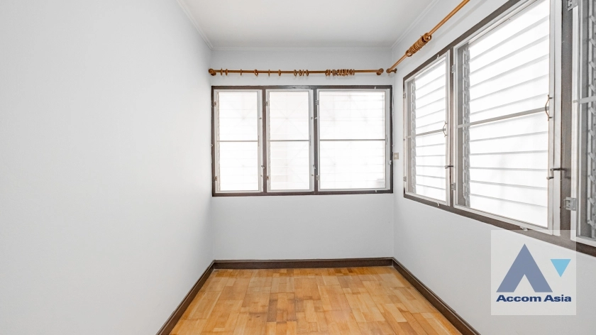 12  3 br House for rent and sale in Sukhumvit ,Bangkok BTS Phra khanong 2314026