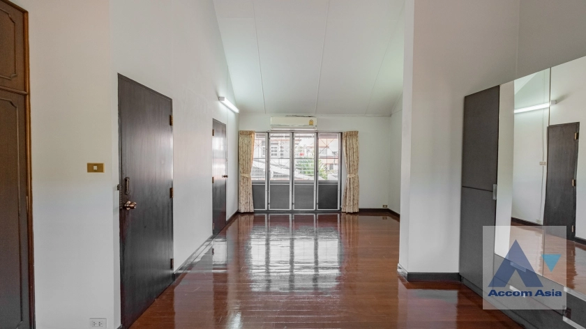 15  3 br House for rent and sale in Sukhumvit ,Bangkok BTS Phra khanong 2314026