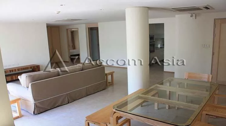  2 Bedrooms  Apartment For Rent in Ploenchit, Bangkok  near BTS Chitlom (1414032)