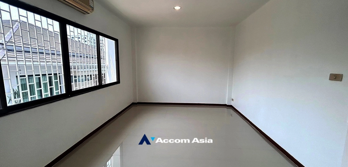 9  3 br House for rent and sale in Sukhumvit ,Bangkok BTS Phra khanong 2514094