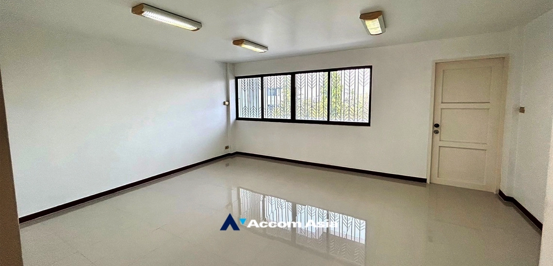 5  3 br House for rent and sale in Sukhumvit ,Bangkok BTS Phra khanong 2514094