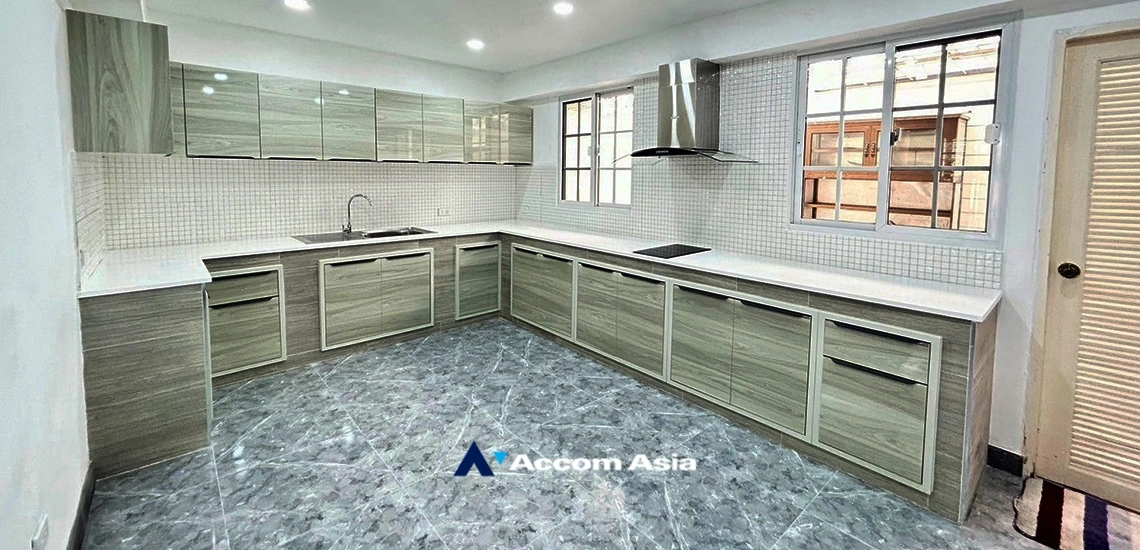 6  3 br House for rent and sale in Sukhumvit ,Bangkok BTS Phra khanong 2514094