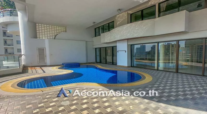 Huge Terrace, Private Swimming Pool, Duplex Condo | Le Raffine Sukhumvit 24