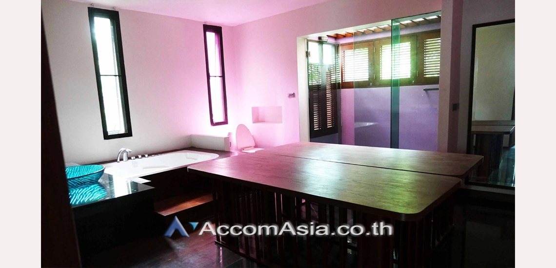 Home Office, Pet friendly |  3 Bedrooms  House For Rent in Sukhumvit, Bangkok  near BTS Thong Lo (1914114)