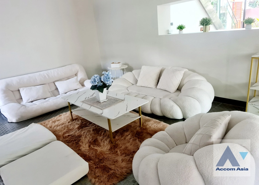 10  3 br House for rent and sale in Sukhumvit ,Bangkok BTS Thong Lo 1914114