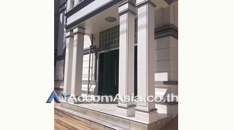 Home Office |  Sukhumvit Villa House  4 Bedroom for Sale & Rent BTS Thong Lo in Sukhumvit Bangkok