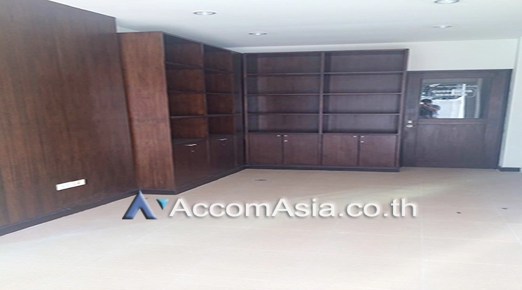 unitHome Office |  4 Bedrooms  House For Rent & Sale in Sukhumvit, Bangkok  near BTS Thong Lo (50078)