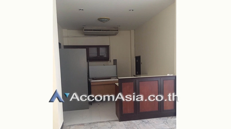 unitHome Office |  4 Bedrooms  House For Rent & Sale in Sukhumvit, Bangkok  near BTS Thong Lo (50078)