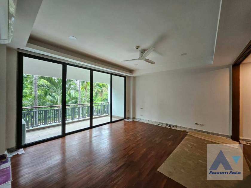Pet friendly |  The Lush Greenery Residence Apartment  4 Bedroom for Rent BTS Chong Nonsi in Sathorn Bangkok