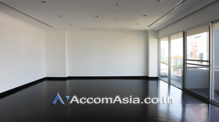 unit 4 Bedrooms  Apartment For Rent in Sathorn, Bangkok  near BTS Chong Nonsi (1414123)