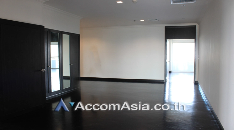 10  4 br Apartment For Rent in Sathorn ,Bangkok BTS Chong Nonsi at Private Low-Rise Residence Only 7 Units in Project 1414123