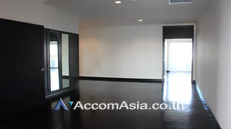 10  4 br Apartment For Rent in Sathorn ,Bangkok BTS Chong Nonsi at The Contemporary Living 1414123