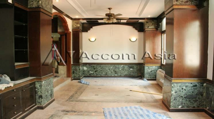  1  9 br House for rent and sale in Sukhumvit ,Bangkok BTS Thong Lo at Sukhumvit Villa 50081