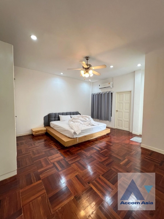 31  9 br House For Rent in Sukhumvit ,Bangkok BTS Thong Lo at Sukhumvit Villa 50081