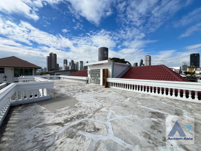 48  9 br House for rent and sale in Sukhumvit ,Bangkok BTS Thong Lo at Sukhumvit Villa 50081