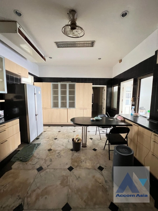 18  9 br House For Rent in Sukhumvit ,Bangkok BTS Thong Lo at Sukhumvit Villa 50081