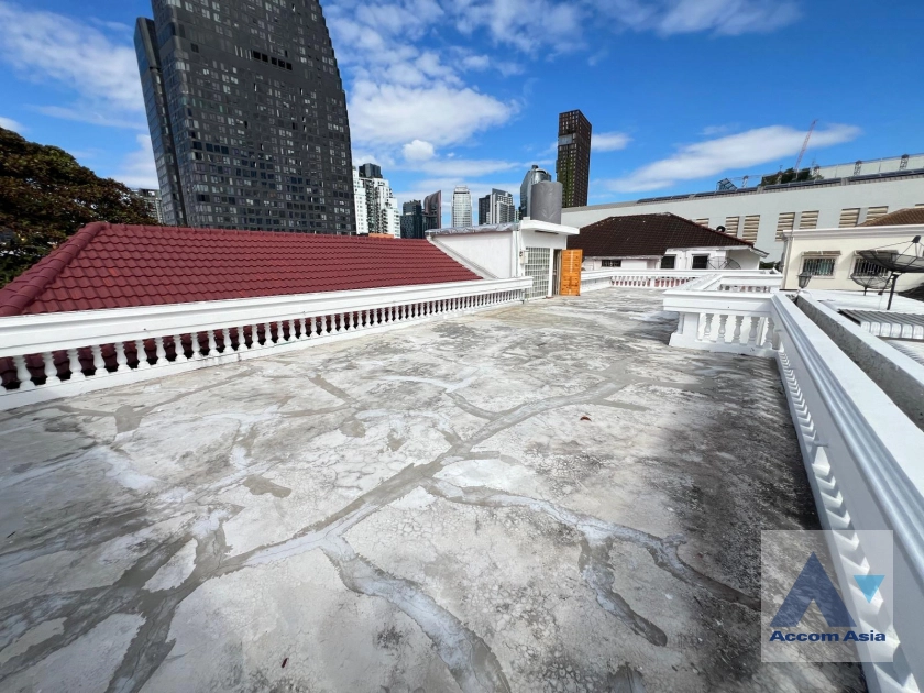 50  9 br House for rent and sale in Sukhumvit ,Bangkok BTS Thong Lo at Sukhumvit Villa 50081