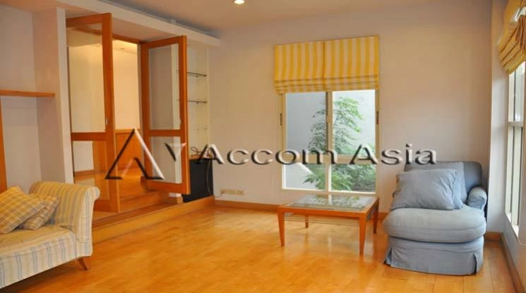 unit 3 Bedrooms  House For Rent & Sale in Phaholyothin, Bangkok  near BTS Ari (2514198)