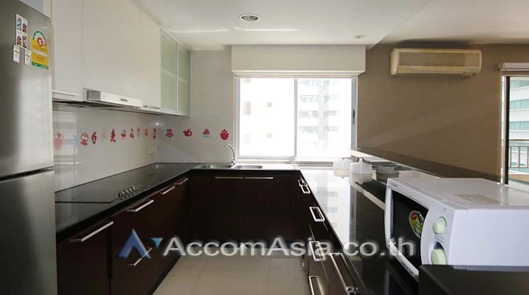 unit 3 Bedrooms  Condominium For Rent in Sathorn, Bangkok  near BTS Sala Daeng - MRT Lumphini (1514212)