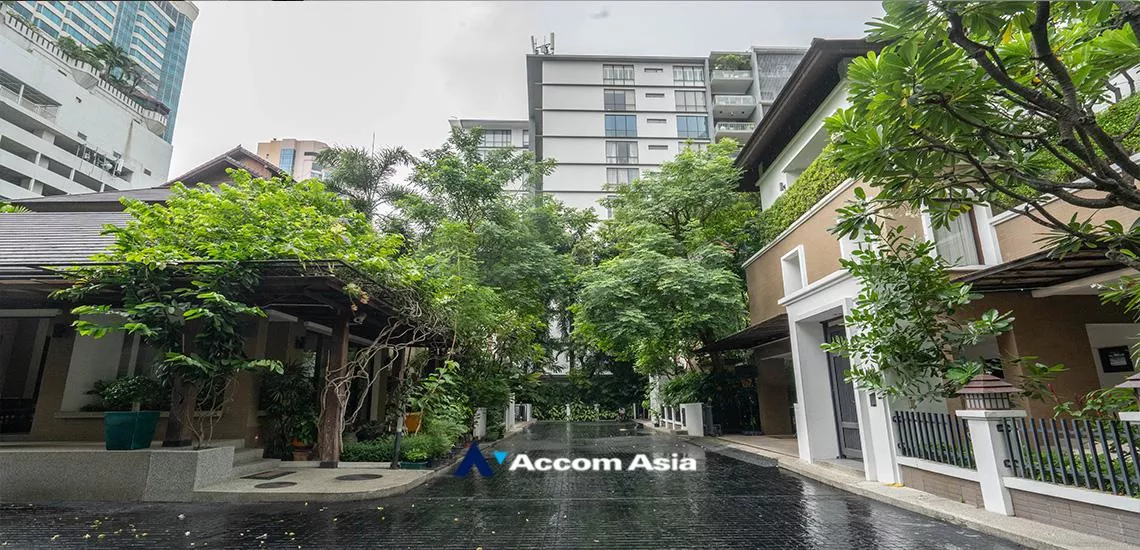  1  4 br House For Rent in Sukhumvit ,Bangkok BTS Asok - MRT Sukhumvit at House with pool Exclusive compound 1814229