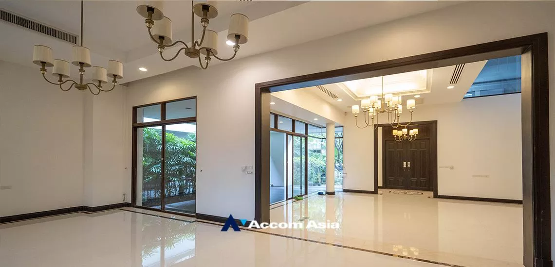 12  4 br House For Rent in Sukhumvit ,Bangkok BTS Asok - MRT Sukhumvit at House with pool Exclusive compound 1814229
