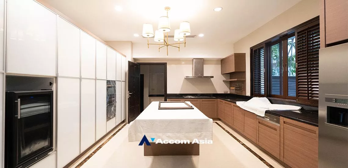 15  4 br House For Rent in Sukhumvit ,Bangkok BTS Asok - MRT Sukhumvit at House with pool Exclusive compound 1814229