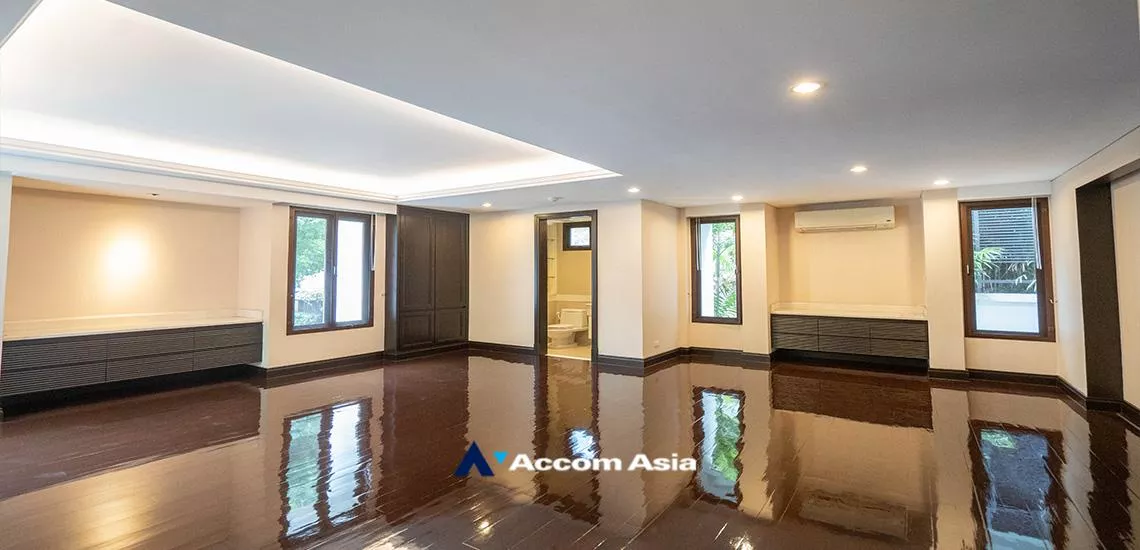 22  4 br House For Rent in Sukhumvit ,Bangkok BTS Asok - MRT Sukhumvit at House with pool Exclusive compound 1814229