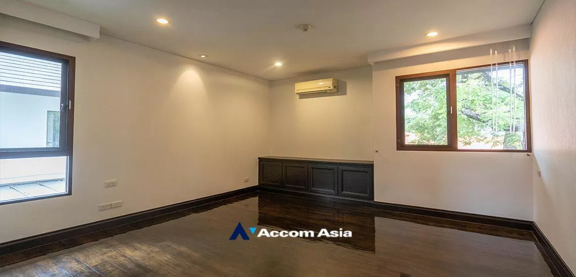 29  4 br House For Rent in Sukhumvit ,Bangkok BTS Asok - MRT Sukhumvit at House with pool Exclusive compound 1814229
