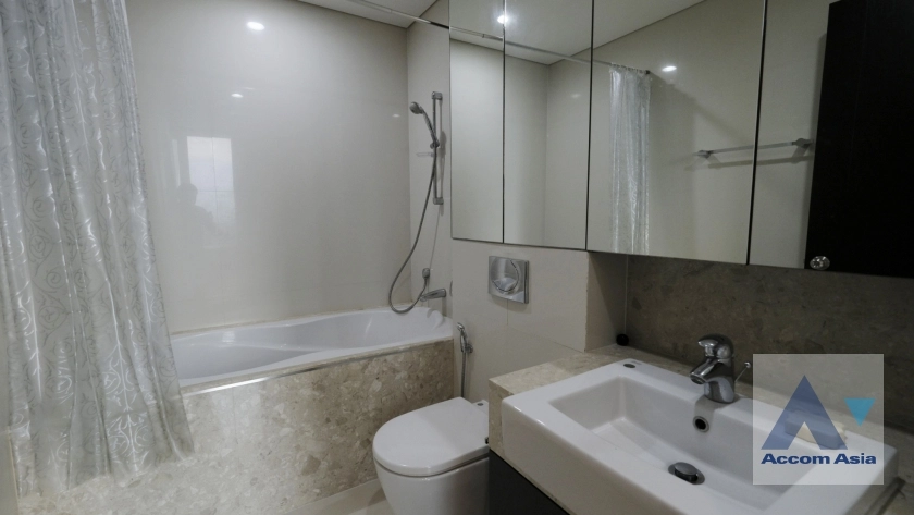 17  2 br Condominium For Rent in Ploenchit ,Bangkok BTS Chitlom at The Park Chidlom 1514246