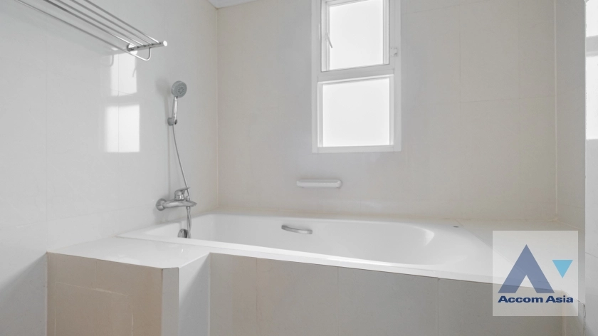 28  4 br Apartment For Rent in Sukhumvit ,Bangkok BTS Phrom Phong at Apartment with Top Facilities, Close to Emshere 1414281