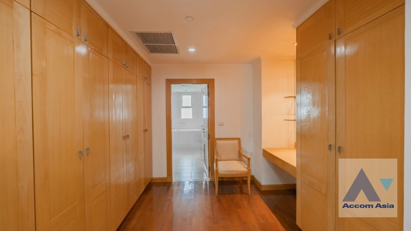 32  4 br Apartment For Rent in Sukhumvit ,Bangkok BTS Phrom Phong at Apartment with Top Facilities, Close to Emshere 1414281