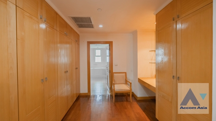 32  4 br Apartment For Rent in Sukhumvit ,Bangkok BTS Phrom Phong at High-quality facility 1414281