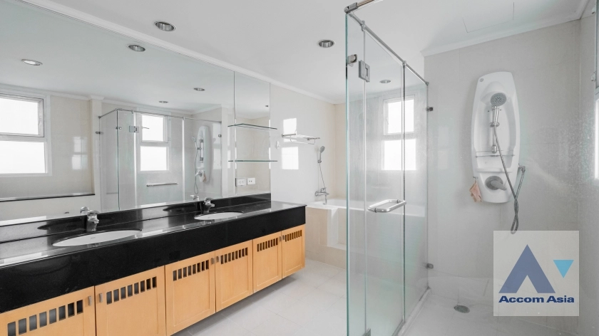 33  4 br Apartment For Rent in Sukhumvit ,Bangkok BTS Phrom Phong at Apartment with Top Facilities, Close to Emshere 1414281