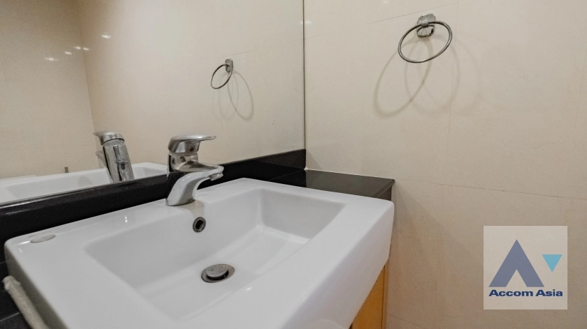 14  4 br Apartment For Rent in Sukhumvit ,Bangkok BTS Phrom Phong at Apartment with Top Facilities, Close to Emshere 1414281