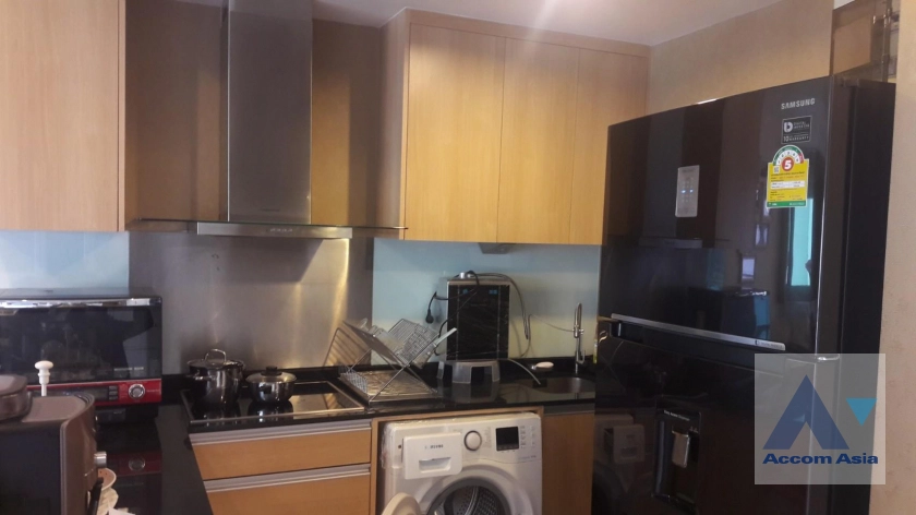 unit 2 Bedrooms  Condominium For Rent & Sale in Sathorn, Bangkok  near BTS Sala Daeng - MRT Lumphini (1514305)