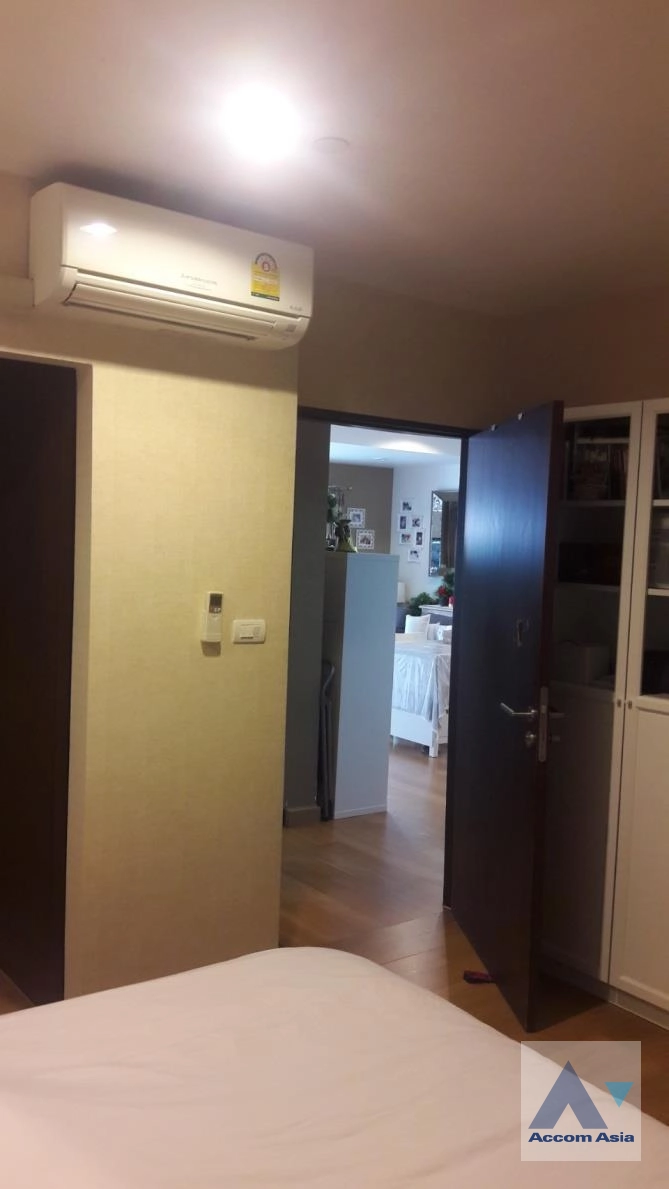 unit 2 Bedrooms  Condominium For Rent & Sale in Sathorn, Bangkok  near BTS Sala Daeng - MRT Lumphini (1514305)