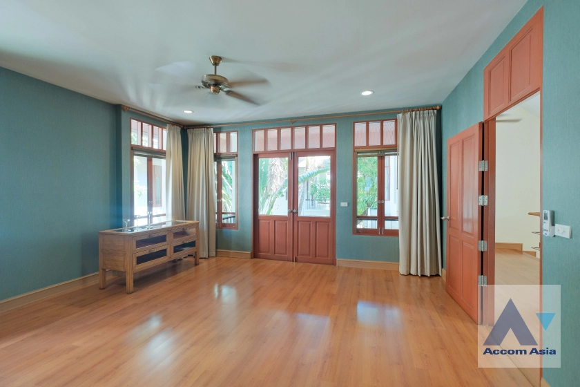 10  4 br House For Rent in Sukhumvit ,Bangkok BTS Ekkamai 1914355